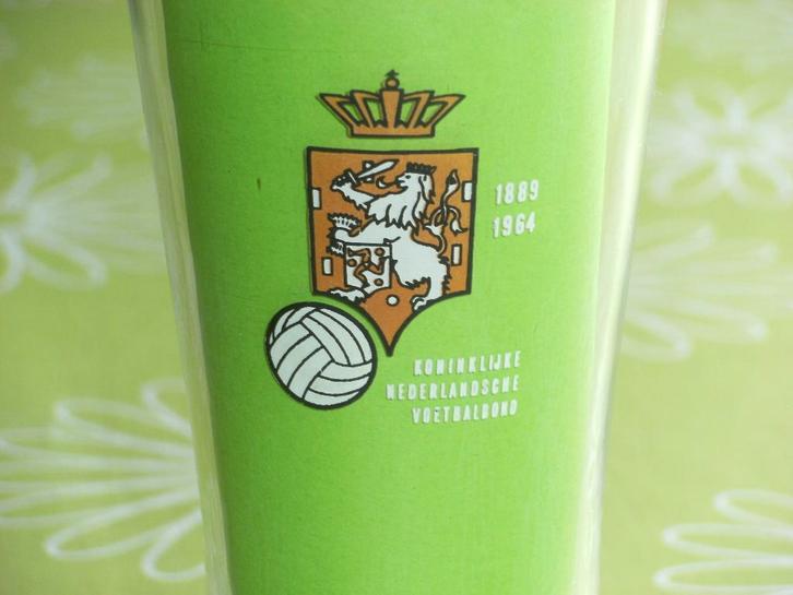 Bierglas KNVB 1964, Verzamelen, Sportartikelen en Voetbal, Zo goed als nieuw, Overige typen, Overige binnenlandse clubs, Ophalen of Verzenden