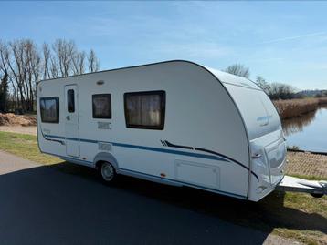 Adria Adora 563 bj 2010 mover queensbed voortent nieuwstaat  beschikbaar voor biedingen