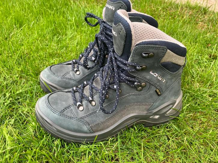 Lowa Wandelschoenen - Maat 39,5, Kleding | Dames, Schoenen, Zo goed als nieuw, Wandelschoenen, Grijs, Ophalen of Verzenden