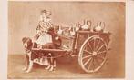 CDV met melkmeisje en Hondenkar rond 1890, Verzamelen, Verzenden, Foto, Zo goed als nieuw, Voor 1940