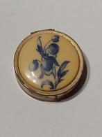 oud rond  pillendoosje ( 7 ), B 3,5 cm en H 1,5 cm, Ophalen