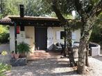 Te koop vakantiehuis Frankrijk op Nederlands park Le Mattas, 2 slaapkamers, Recreatiepark, Languedoc-Roussillon, In bos