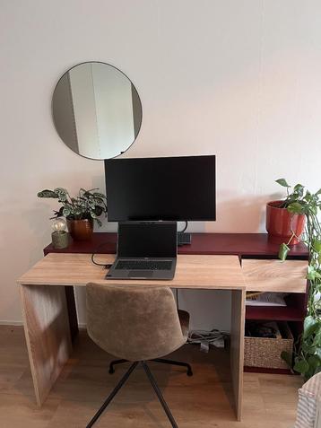 Bureau  beschikbaar voor biedingen
