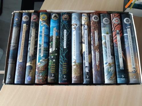 Verzamelbox Ulysses Moore - 12 x Hardcover, NIEUW, Boeken, Kinderboeken | Jeugd | 10 tot 12 jaar, Nieuw, Ophalen of Verzenden