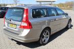 Volvo V70 2.0 Summum | Schuifdak | Trekhaak | Airco., 145 pk, Gebruikt, 4 cilinders, Handgeschakeld