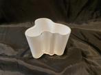 Design IIttala Alvar Aalto vaasje, Huis en Inrichting, Ophalen, Gebruikt, Wit, Glas