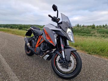 KTM 1290 SUPER DUKE GT (bj 2017) - MET KOFFERSET beschikbaar voor biedingen