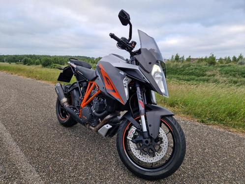 KTM 1290 SUPER DUKE GT (bj 2017) - MET KOFFERSET, Motoren, Motoren | KTM, Particulier, Toermotor, meer dan 35 kW, 2 cilinders