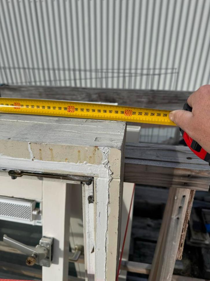 Meranti Hardhouten Kozijn met Draaikiep Raam, Doe-het-zelf en Verbouw, Glas en Ramen, Gebruikt, Gevelraam of Ruit, 120 tot 160 cm
