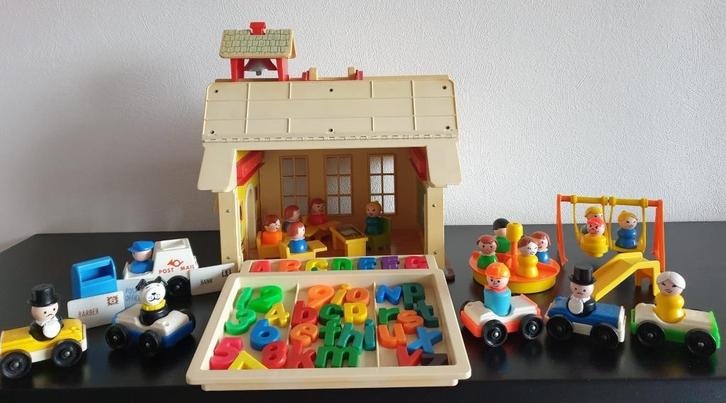 Vintage Fisher Price school, 18 poppetjes, 6 auto's, Kinderen en Baby's, Speelgoed | Fisher-Price, Gebruikt, Speelset, Met geluid