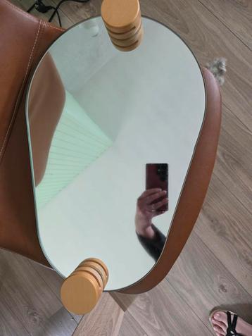 Leuke spiegel, 50x33 cm beschikbaar voor biedingen