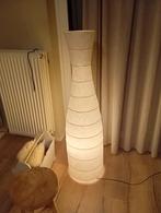 Gratis staande lamp met krantenbak, Huis en Inrichting, Ophalen