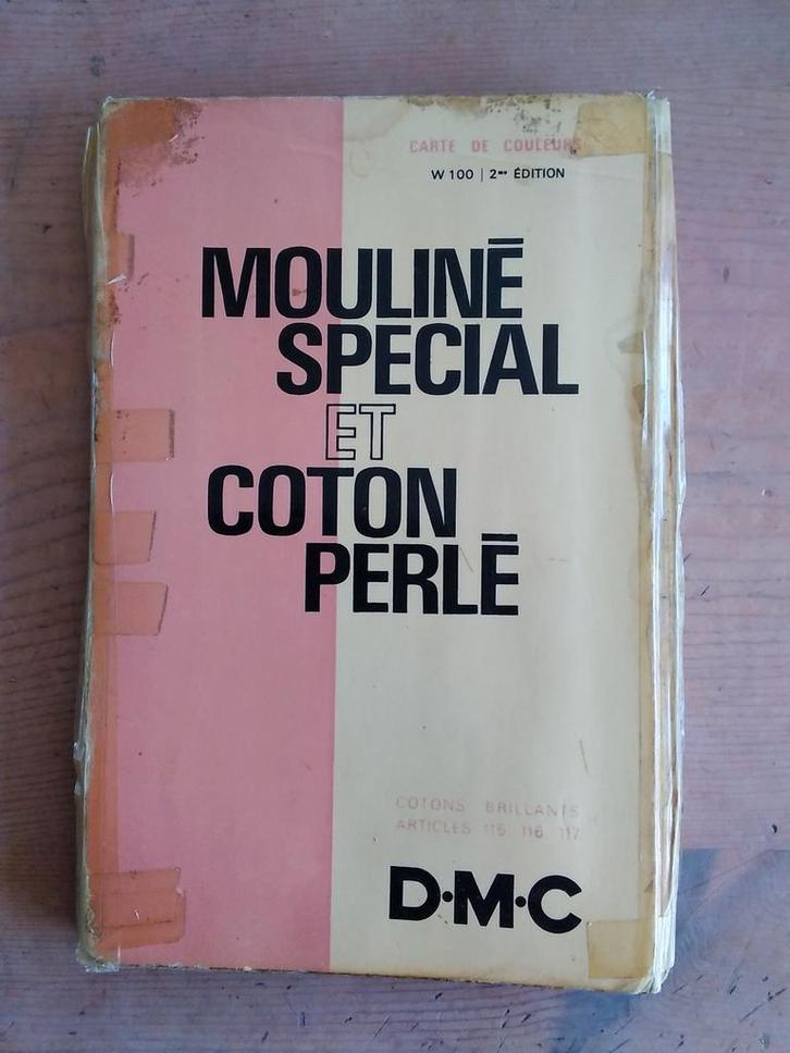Vintage DMC kleurenkaart carte de couleurs 1971, Hobby en Vrije tijd, Borduren en Borduurmachines, Verzenden