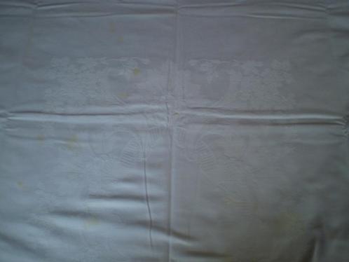 Wit damast tafellaken van Weetex.    1.20M x 0.76M., Huis en Inrichting, Tafelkleden, Gebruikt, Rechthoek, Ophalen of Verzenden