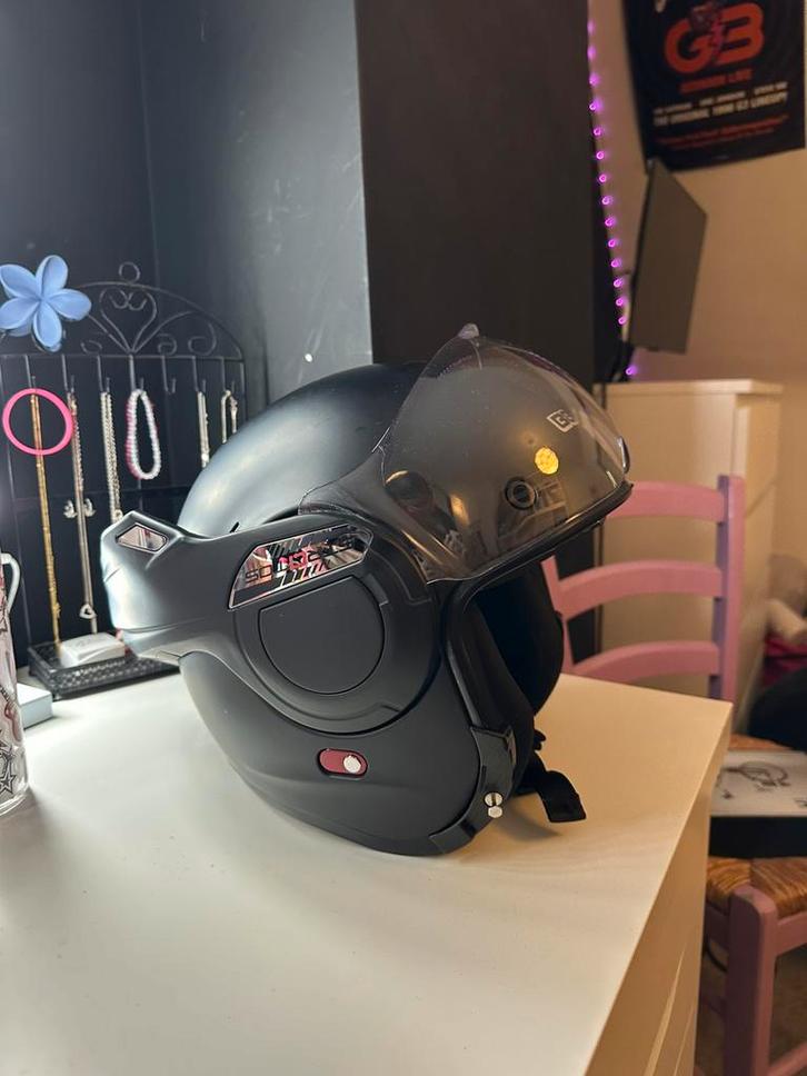 Beon Stratos helm, Fietsen en Brommers, Brommerhelmen, Zo goed als nieuw, Medium, Ophalen