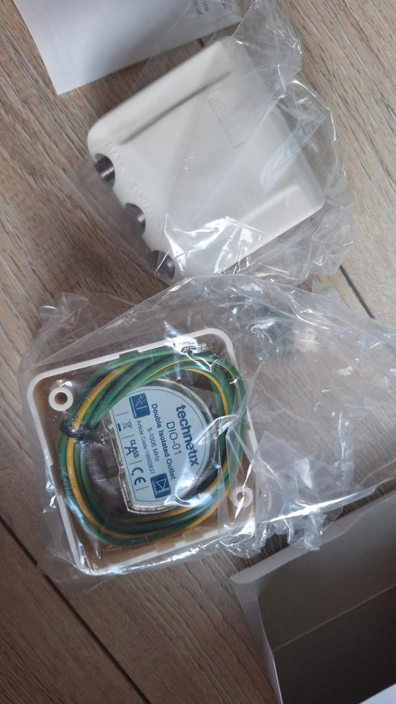 Technetix DIOC-J1 + UMC-1006 Nieuw in Verpakking, Doe-het-zelf en Verbouw, Elektra en Kabels, Nieuw, Overige typen, Ophalen of Verzenden