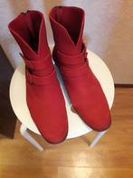 Rode suède schoenen, Ophalen of Verzenden, Zo goed als nieuw