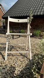 TE HUUR witte houten klapstoelen / ceremoniestoelen, Ophalen, Nieuw, Geboorte of Huwelijk