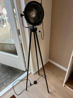 Industriële zwarte staande lamp, Huis en Inrichting, Lampen | Vloerlampen, Ophalen, Zo goed als nieuw, 150 tot 200 cm
