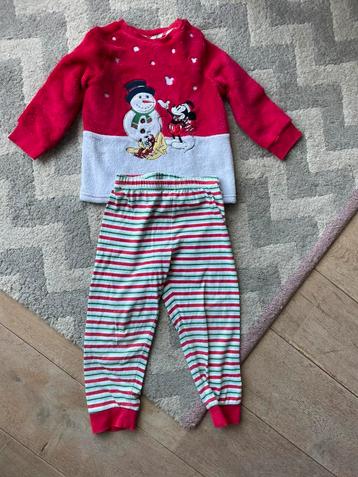 Disney kerstpyjama maat 104 beschikbaar voor biedingen