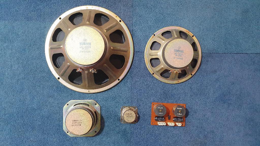 Yamaha luidsprekersset bestaande uit 4 luidsprekers en print, Overige merken, Overige typen, Ophalen of Verzenden, Zo goed als nieuw
