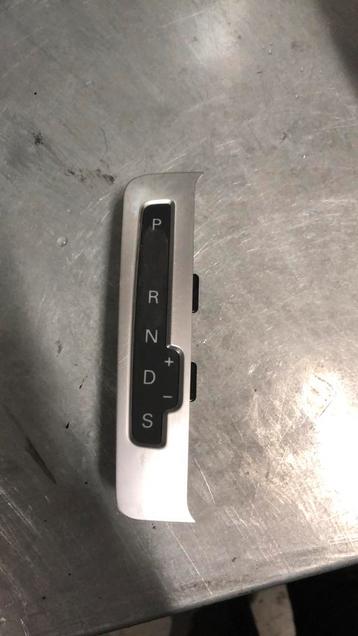 Display Interieur Audi Q5 artikelnummer 8K17134633Q7 beschikbaar voor biedingen