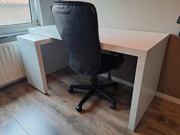 Ikea bureau Malm wit incl. bureaustoel. - afbeelding 1