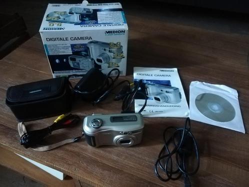 Medio digitale camera met gratis fujifilm camera, Audio, Tv en Foto, Fotocamera's Digitaal, Gebruikt, Fuji, Ophalen of Verzenden