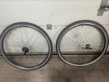 Set 28 inch fietswielen 8 versnellingen beschikbaar voor biedingen
