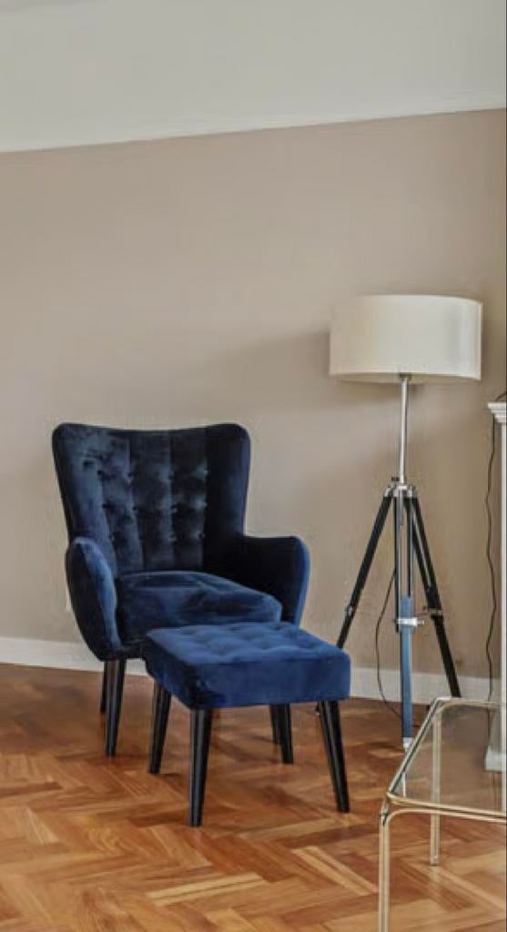 Urban Sofa Donkerblauwe fauteuil met voetenbankje, Ophalen, Zo goed als nieuw, Stof, 75 tot 100 cm