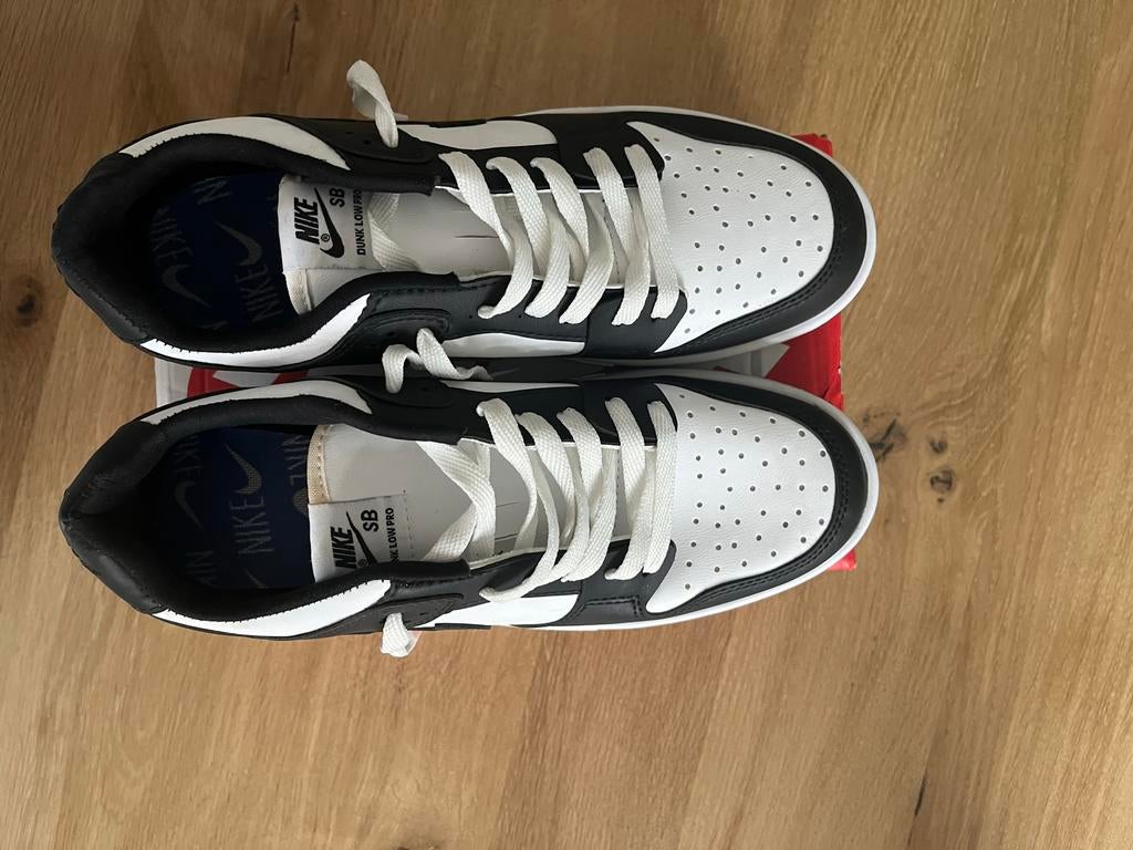 Nike Dunk Low Panda - Maat 44, Kleding | Heren, Schoenen, Ophalen of Verzenden, Nieuw, Zwart, Sneakers of Gympen