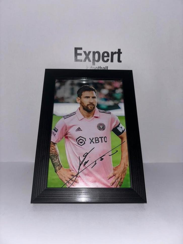 Messi gesigneerde foto ingelijst - Inter miami, Verzamelen, Sportartikelen en Voetbal, Nieuw, Spelerskaart, Buitenlandse clubs