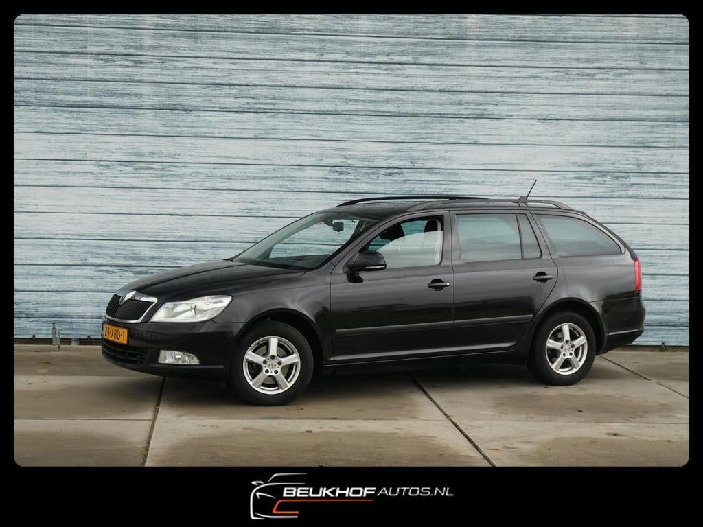Skoda Octavia Combi 1.2 TSI Ambition Business Navi Trekhaak, Auto's, Skoda, Voorwielaandrijving, Euro 5, Stof, Gebruikt