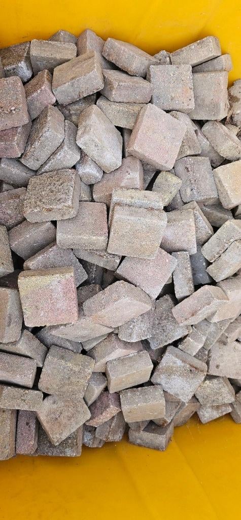 Gratis ophalen Koppel stone's 10X10 voor tuin of iets anders, Tuin en Terras, Ophalen, Gebruikt, Klinkers, 10 m² of meer