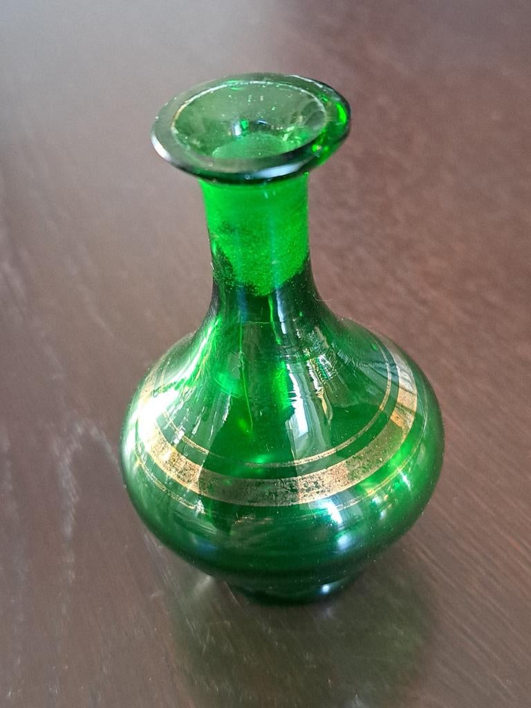 Vintage groen vaasje met gouden band uit Polen, Antiek en Kunst, Ophalen of Verzenden
