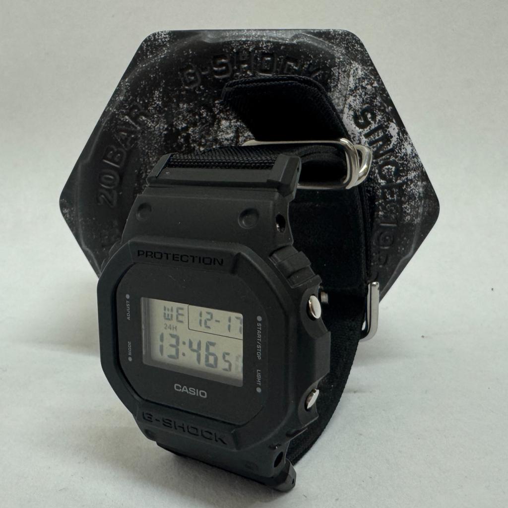 Casio G-Shock DW-5600UE, Sieraden, Tassen en Uiterlijk, Horloges | Heren, G-shock, Zo goed als nieuw, Support@gshock.com, 529 5th Ave
New York, NY 10017
USA