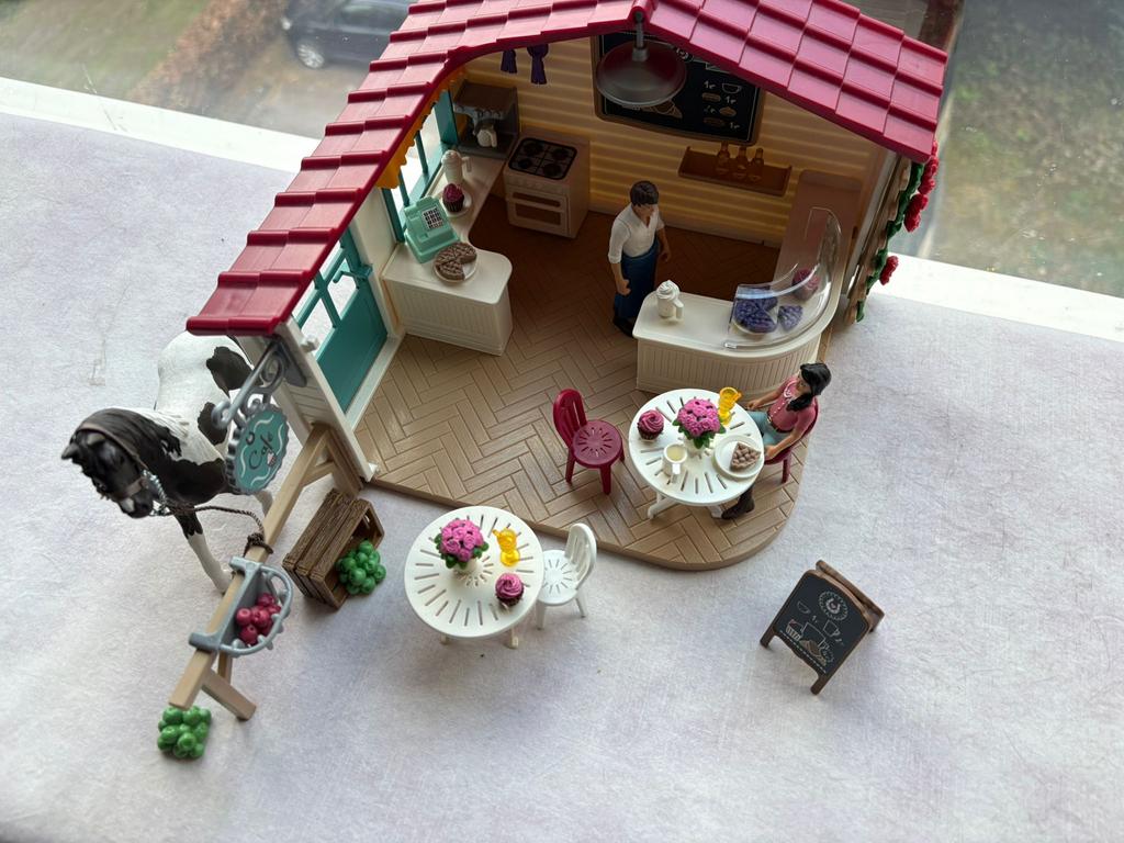 Schleich Horse Club Café met paard en accessoires, Ophalen of Verzenden, Zo goed als nieuw, Meisje