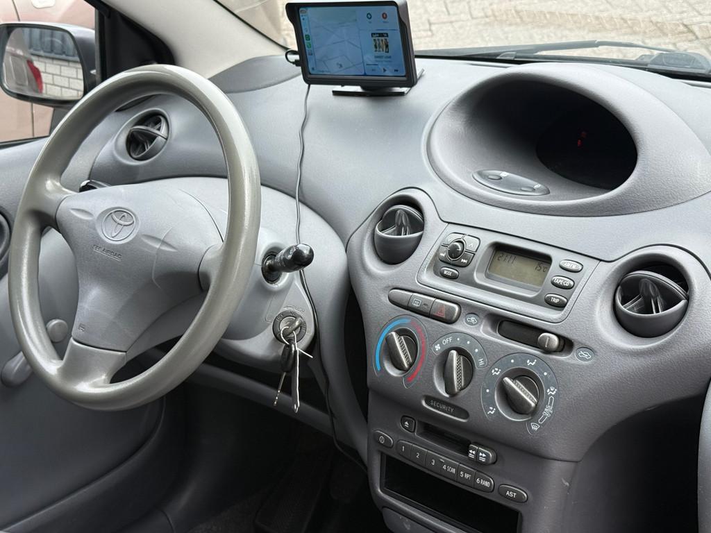 Toyota Yaris 1.0-16V VVT-i Carplay Apk tot 09-12-2026, Voorwielaandrijving, Stof, Gebruikt, 4 cilinders