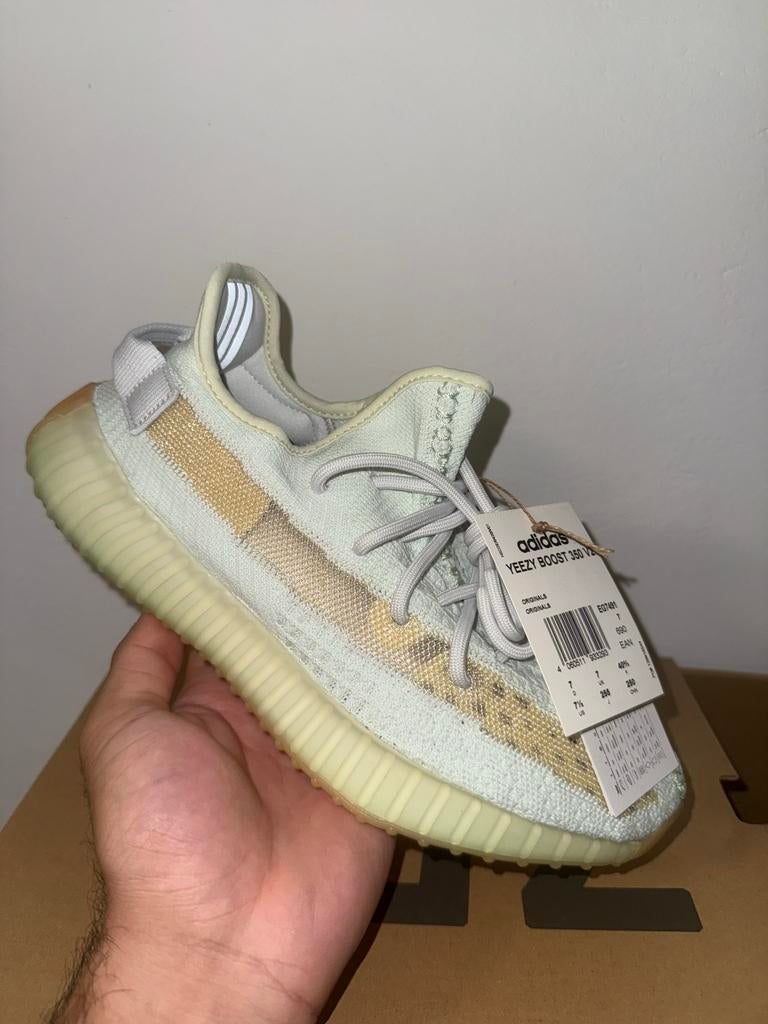 Adidas Yeezy Boost 350 V2 Hyperspace - Maat 40 2/3, Kleding | Heren, Schoenen, Ophalen of Verzenden, Nieuw, Overige kleuren, Sneakers of Gympen