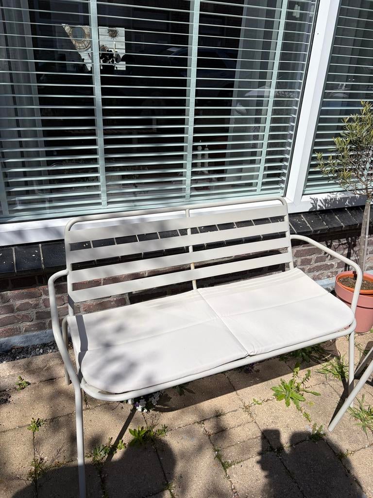 Metalen tuinbank zandkleurig, Tuin en Terras, Ophalen, Zo goed als nieuw, Metaal