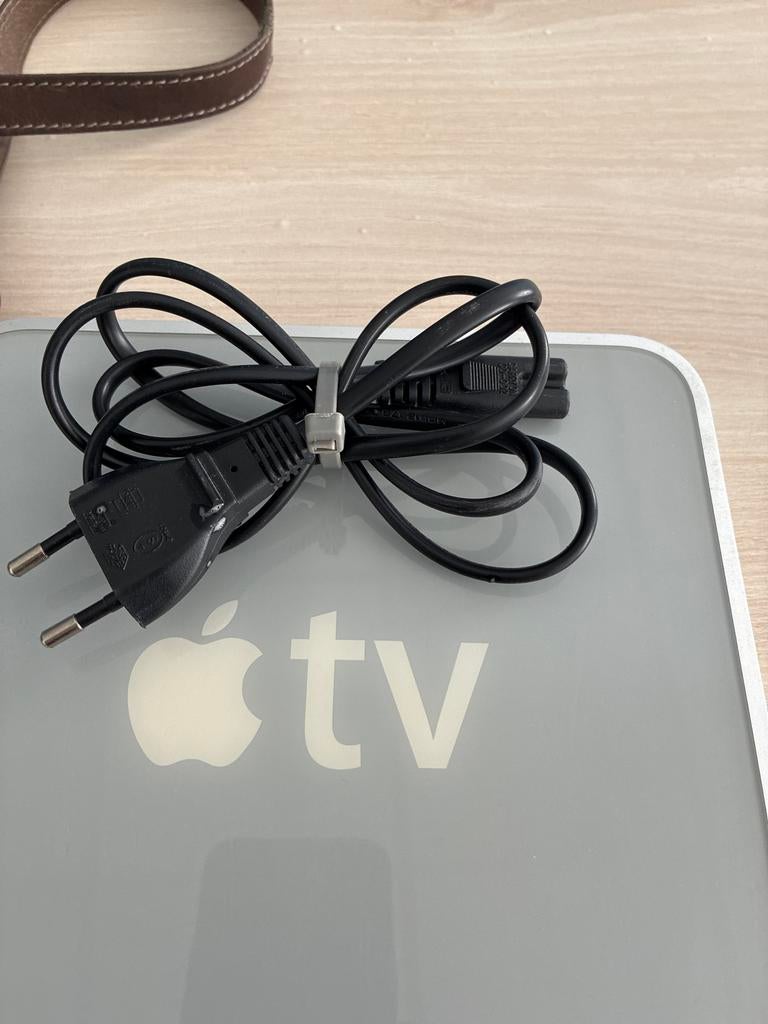 Apple TV met stroomkabel, Ophalen of Verzenden, Gebruikt