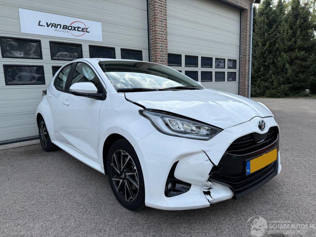 Toyota Yaris 1.5 Hybrid Dynamic Navi Clima Cruise 35316 Km N, Auto diversen, Schadeauto's, Automaat, Overige carrosserieën, Hybride Elektrisch/Benzine