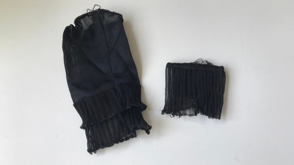 Vintage zwarte barbie onderjurk en slip #919, Verzamelen, Poppen, Ophalen of Verzenden, Zo goed als nieuw, Overige typen