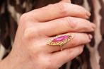 22 Karaat Vintage Gouden Ring Met Marquise Robijn, 18 tot 19, Ophalen of Verzenden, Zo goed als nieuw, Met edelsteen