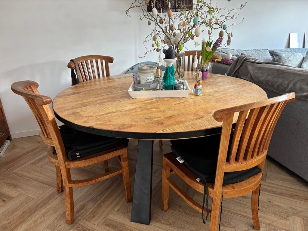 Massieve Mangohouten ronde eettafel voor 6 of 8 personen, Huis en Inrichting, Complete eetkamers, Ophalen, Zo goed als nieuw, 4 tot 6 stoelen