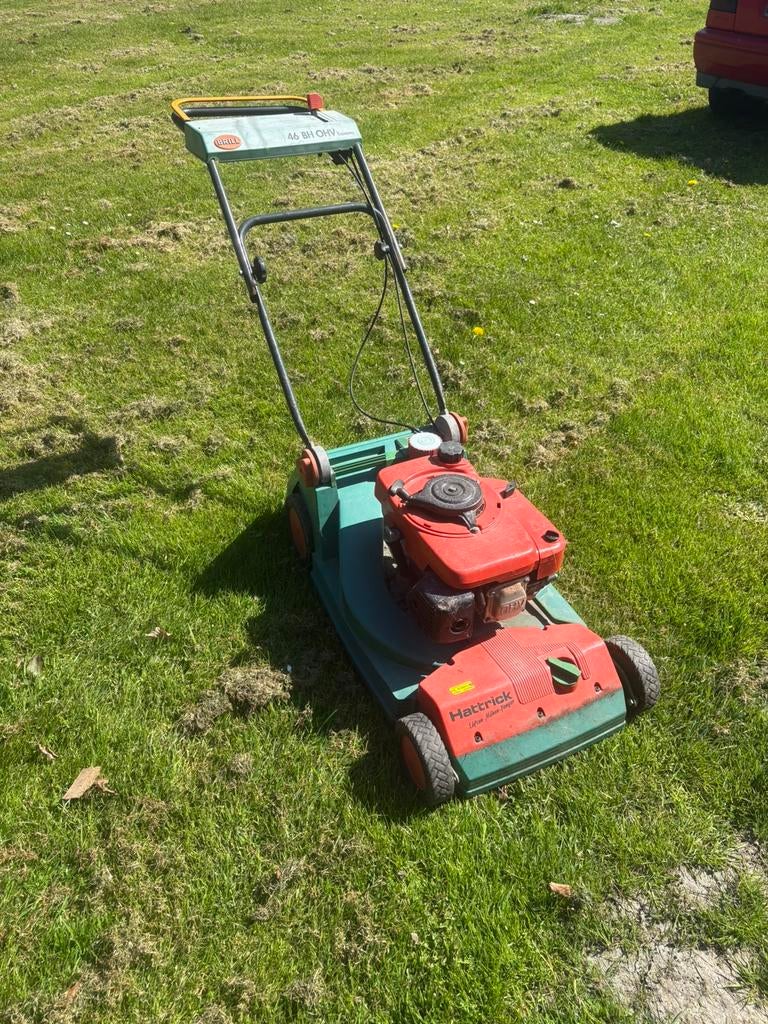 Duwmaaier met vertuculator, Ophalen, Cirkelmaaier, Gebruikt, Benzine-grasmaaier