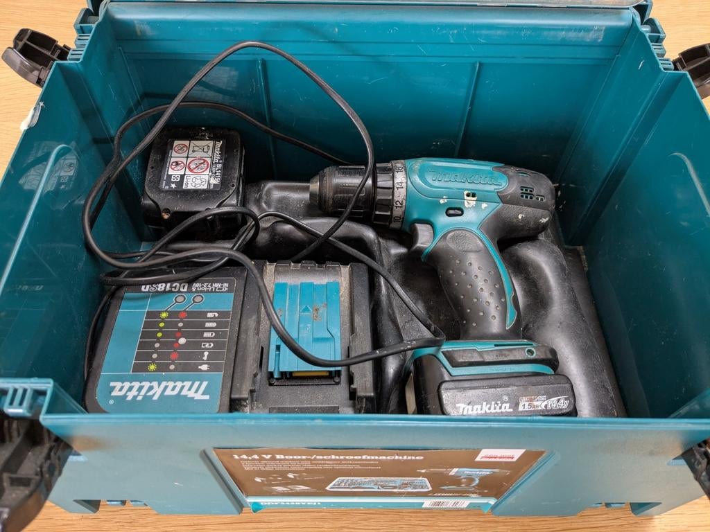 Makita DDF343 14,4V Boormachine met 2x 1,5Ah accu, Doe-het-zelf en Verbouw, Gereedschap | Boormachines, Ophalen of Verzenden, Gebruikt