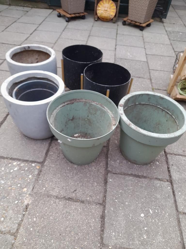 Bloempotten, Ophalen of Verzenden, Rond, Steen, Minder dan 30 cm