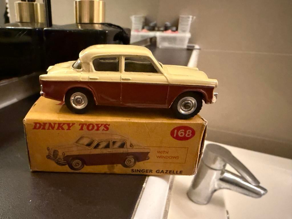 Dinky yiys singer gazrlle, D, Auto, Dinky Toys, Ophalen of Verzenden