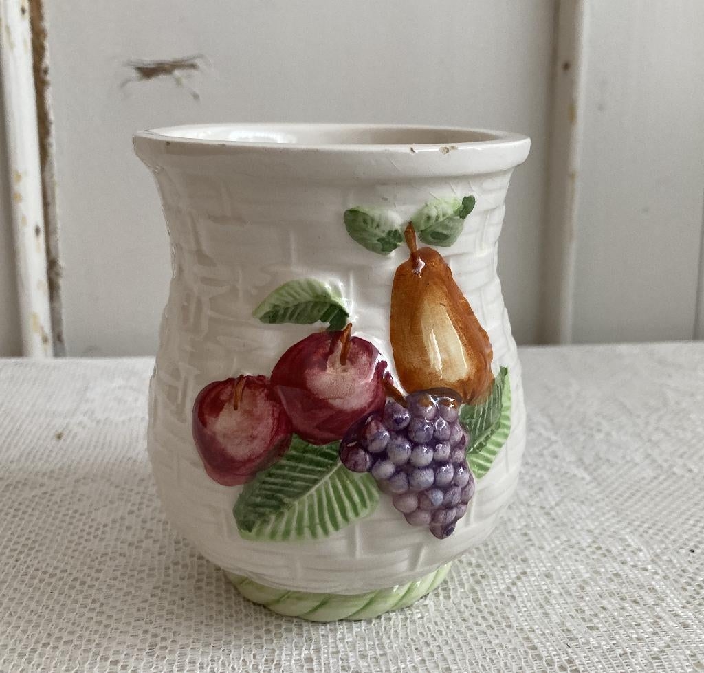 Brocante vaasje - lepelvaasje met fruitdecor, Antiek en Kunst, Curiosa en Brocante, Ophalen of Verzenden